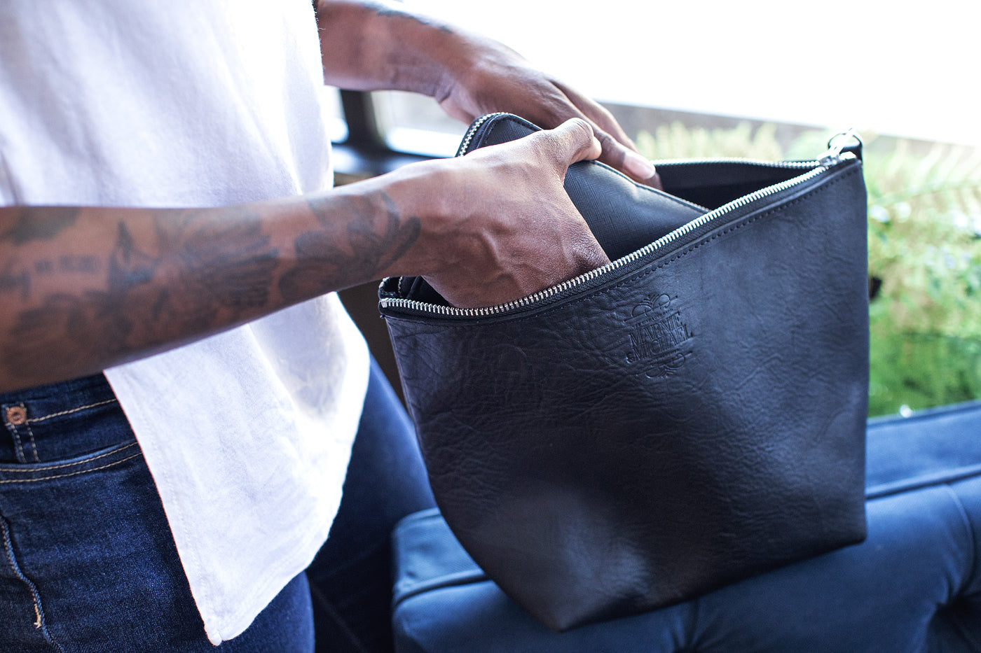 ZIPPED POUCH - Medium